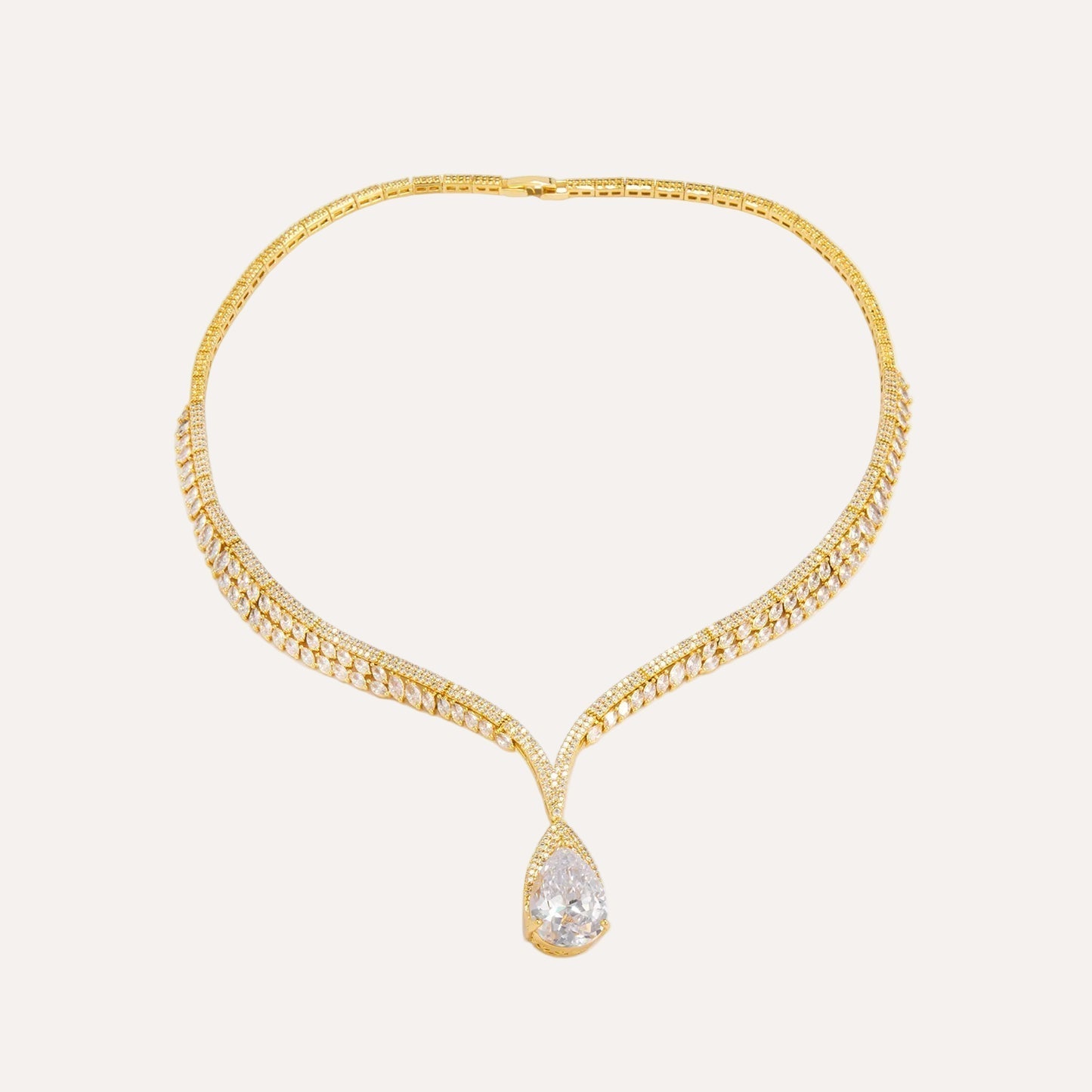 How Luxury Diamond Necklaces Elevate Modern Elegance in 2026