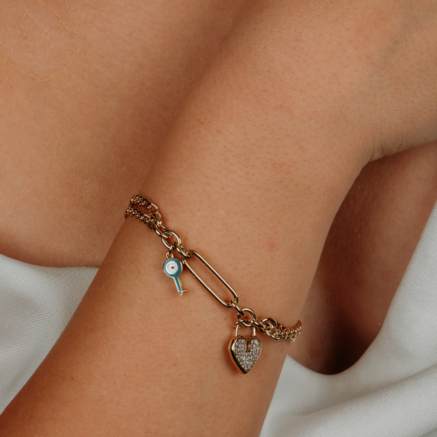 Buy Bracelets Online For Women: How to Choose the Perfect Style in 2026