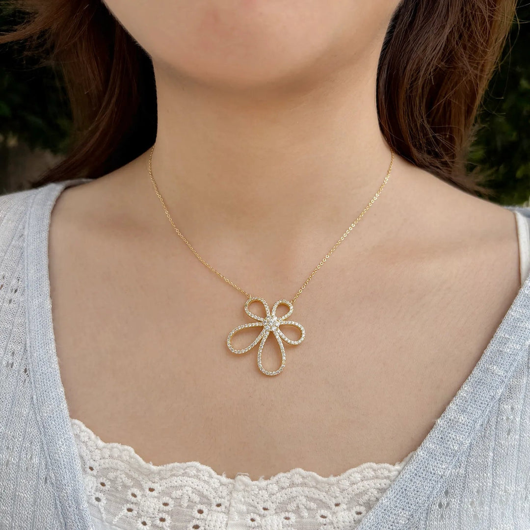 Dainty Flower Necklace with Gold Tone for Women | Soria Jewelry
